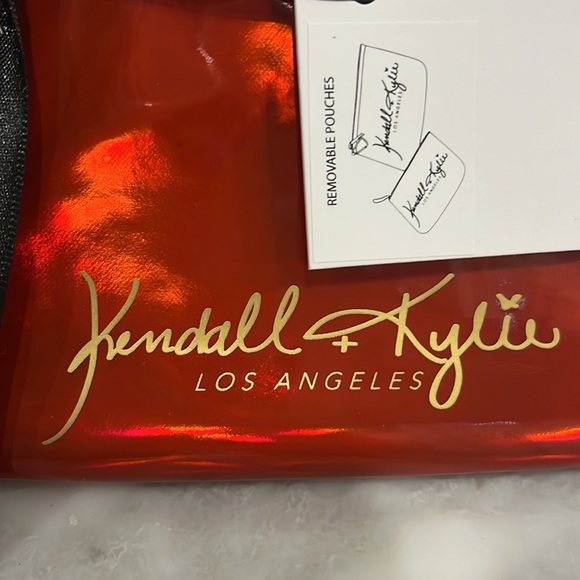 ❌SOLD❌ Kendall & Kylie Los Angeles Red Metallic Makeup Cosmetic Bag Case Pouch - Picture 2 of 7